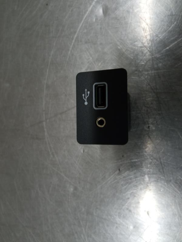 Módulo USB / AUX / IPOD NISSAN Micra V (K14)