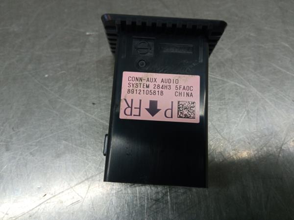 Módulo USB / AUX / IPOD NISSAN Micra V (K14) Imagem-2