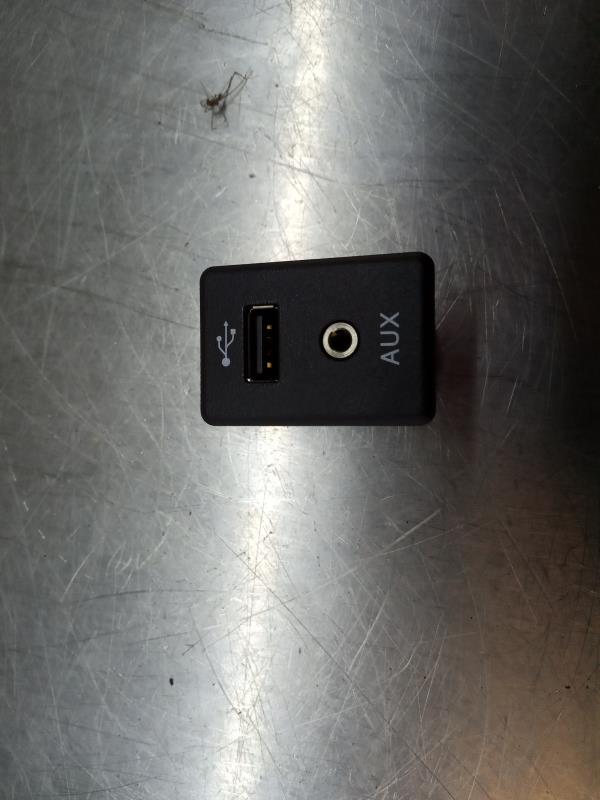Módulo USB / AUX / IPOD NISSAN Micra V (K14)