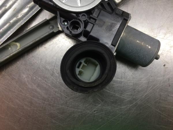 Elevador vidros trás direito NISSAN Micra V (K14) Imagem-1