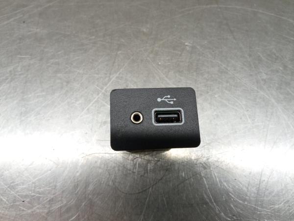Módulo USB / AUX / IPOD NISSAN Micra V (K14)