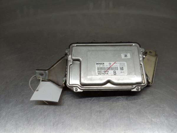 Centralina motor / ECU TOYOTA Yaris (_P13_) Imagem-1