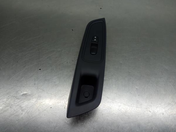 Mando / interruptor elevalunas delantero derecho NISSAN Micra V (K14)