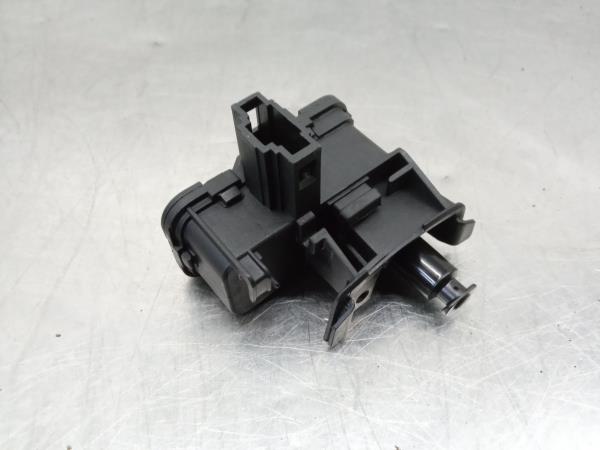 Attuatore Serratura serbatoio carburante VOLKSWAGEN Polo (AW1) Imagem-1