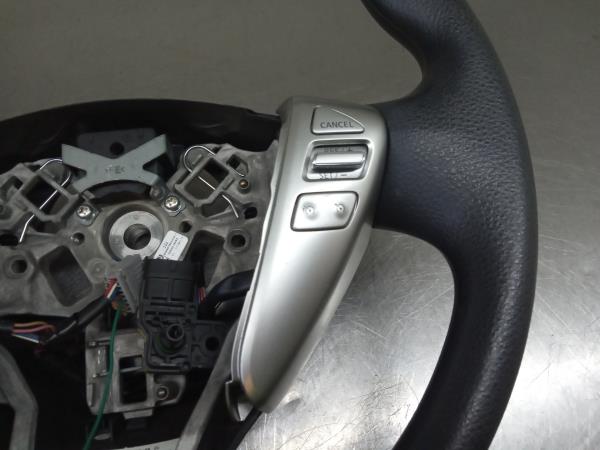 Volante NISSAN Note (E12) Imagem-2