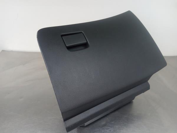 Guantera NISSAN X-Trail (T32) Imagem-1