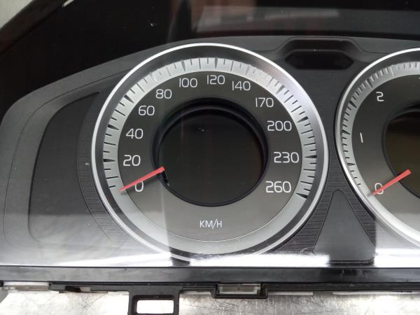 Quadrante / painel de instrumentos VOLVO S60 II (134) Imagem-1
