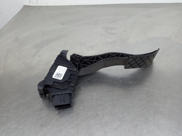 Pédale d'accélérateur VOLKSWAGEN Passat Variant (3G5, CB5)