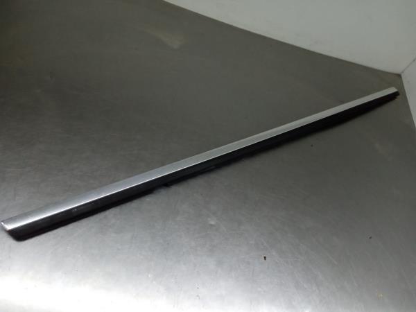 Raspador do vidro da porta frente direita PEUGEOT 5008 I (0U_, 0E_)