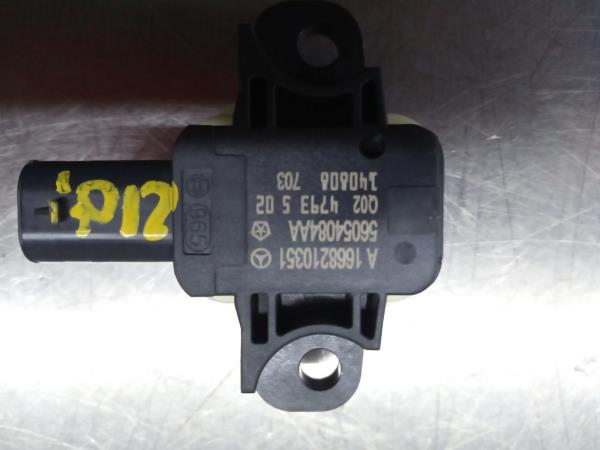 Right front airbag sensor MERCEDES-BENZ Classe A (W176) Imagem-2