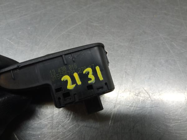 Mando / interruptor elevalunas delantero derecho OPEL Corsa E Imagem-2