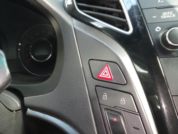 Botão / interruptor 4 piscas HYUNDAI i40 (VF)