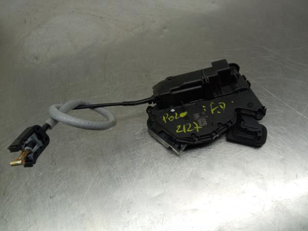 Serrure Avant Droite VOLKSWAGEN Polo (AW1)