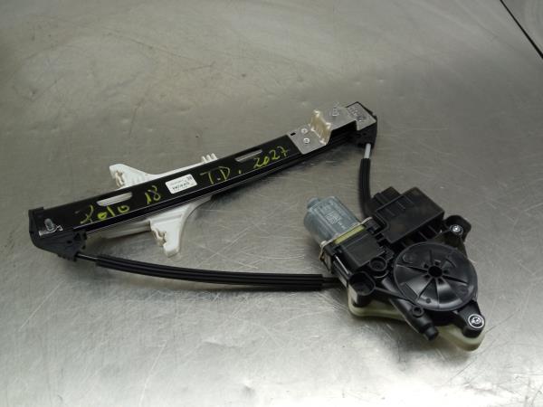 Elevalunas trasero derecho VOLKSWAGEN Polo (AW1)