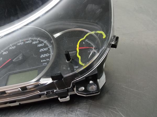 Quadrante / painel de instrumentos TOYOTA Yaris (_P13_) Imagem-1