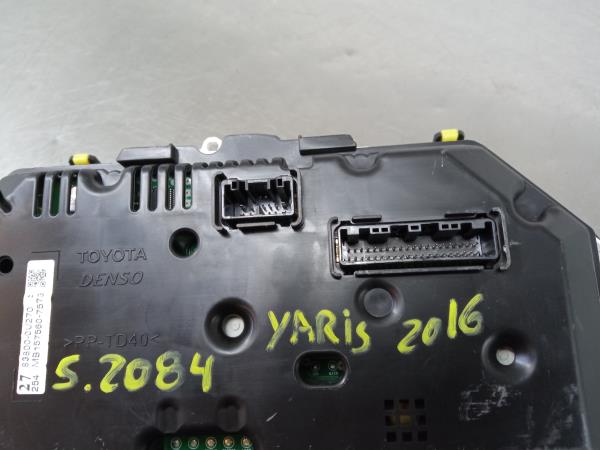 Quadrante / painel de instrumentos TOYOTA Yaris (_P13_) Imagem-3