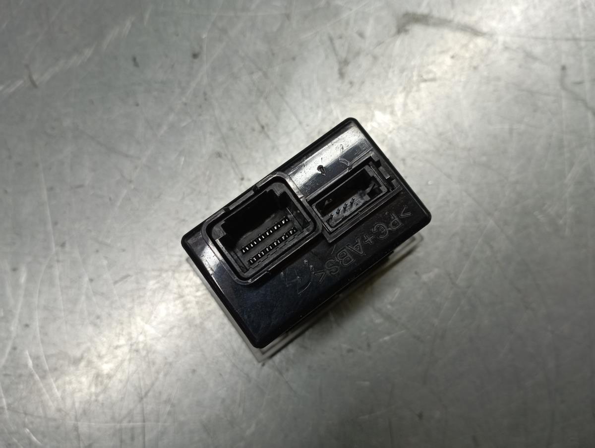 Módulo USB / AUX / IPOD HYUNDAI i20 (GB) Imagem-1