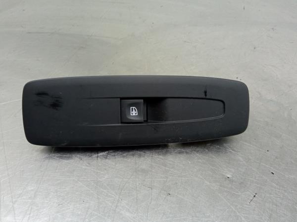 Mando / interruptor elevalunas delantero derecho RENAULT Kadjar (HA_, HL_)