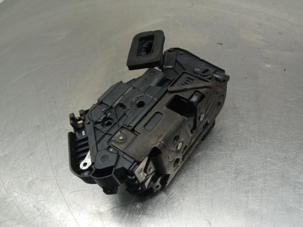 Cerradura / cierre puerta trasera derecha VOLKSWAGEN Polo (AW1) Imagem-1