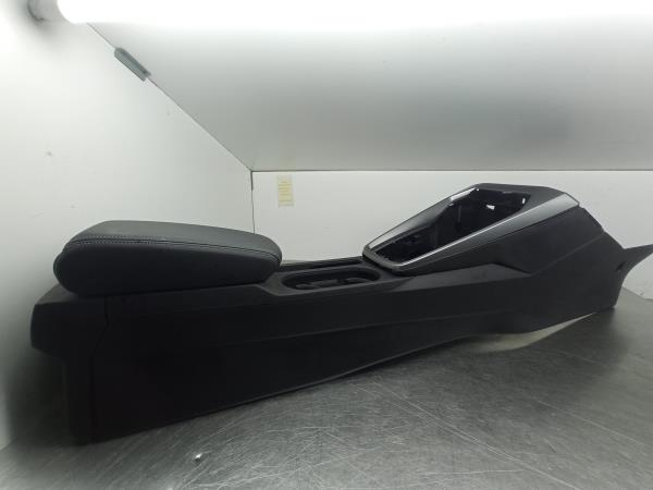 Bracciolo  AUDI A3 Sportback (8YA) Imagem-6