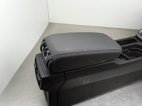 Bracciolo  AUDI A3 Sportback (8YA) Imagem-7
