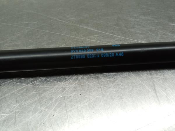 Amortecedor do capot AUDI A3 Sportback (8YA) Imagem-2