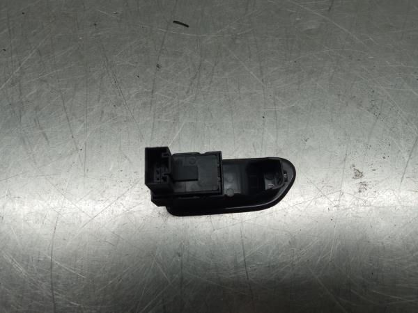 Mando / interruptor elevalunas trasero derecho VOLKSWAGEN Golf VI (5K1) Imagem-1