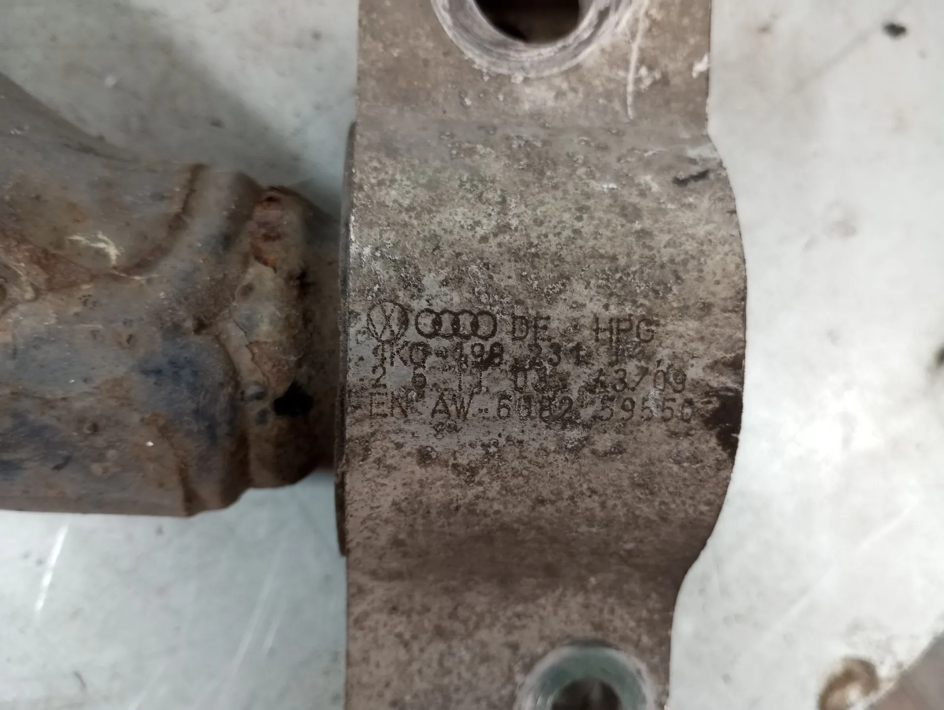 Braccio di sospensione anteriore sinistro VOLKSWAGEN Golf VI (5K1) Imagem-2