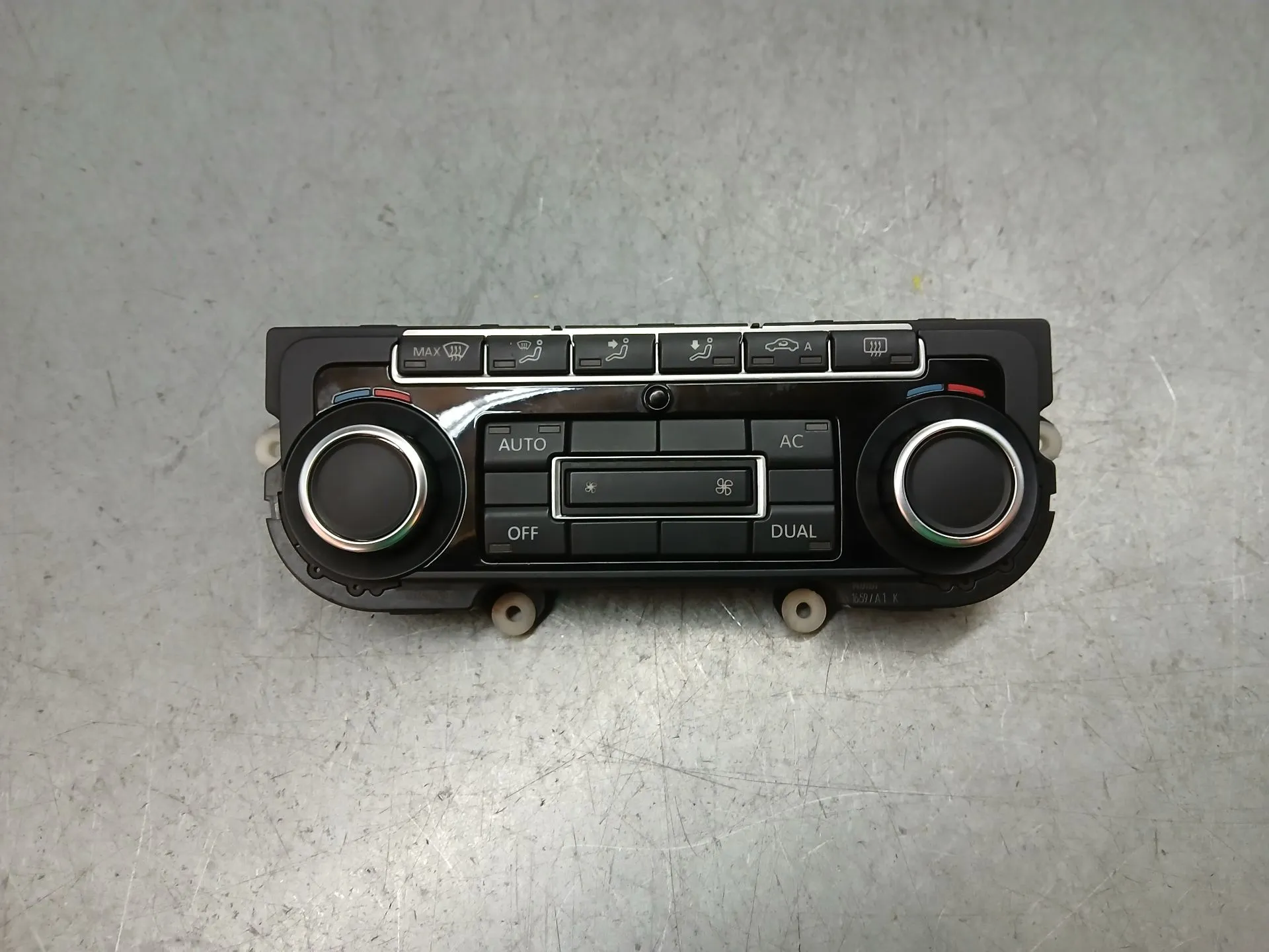 Mando climatizador VOLKSWAGEN Golf VI (5K1)