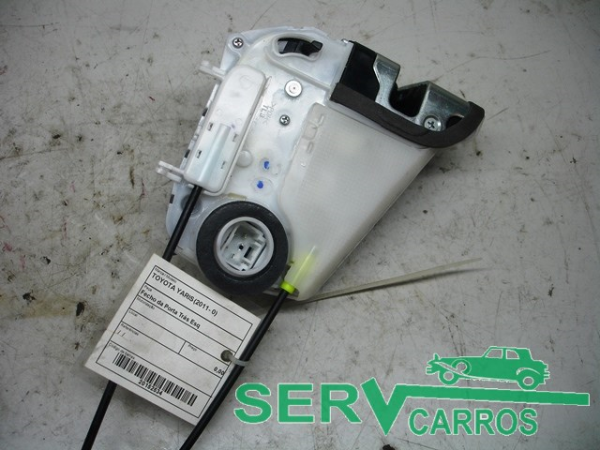 Cerradura / cierre puerta trasera izquierda TOYOTA Yaris (_P13_)