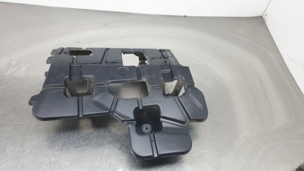 Guia de pára-choques trás direita RENAULT Megane IV Grandtour (K9A/M_)