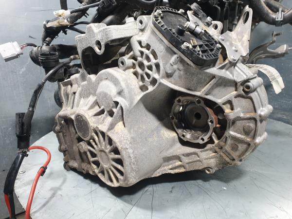 Automatic gearbox VOLKSWAGEN Golf Sportsvan (AM1)