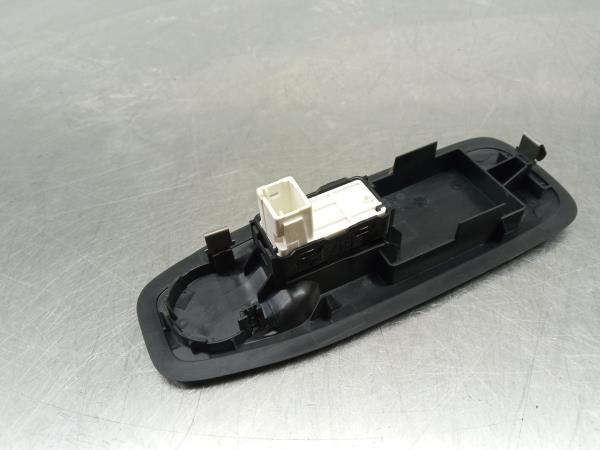 Mando / interruptor elevalunas delantero derecho PEUGEOT 2008 I (CU_) Imagem-1