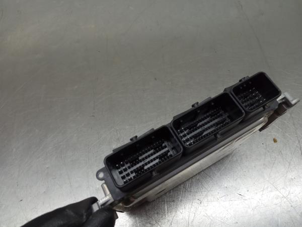 Centralina motor / ECU RENAULT Captur (J5_) Imagem-2