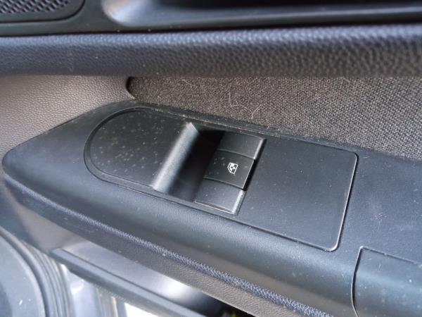 Commande / interrupteur lève-vitre Avant Droite OPEL Zafira B (A05)