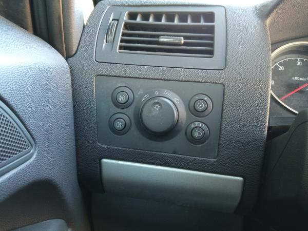 Bouton / interrupteur d'éclairage OPEL Zafira B (A05)