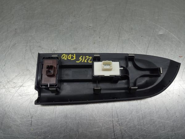 Mando / interruptor elevalunas delantero derecho FIAT 500X (334_) Imagem-1