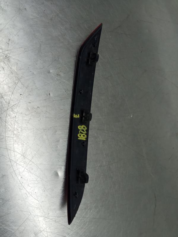 Réflecteur arrière gauche VOLKSWAGEN Golf VII (5G1, BQ1, BE1, BE2) Imagem-1