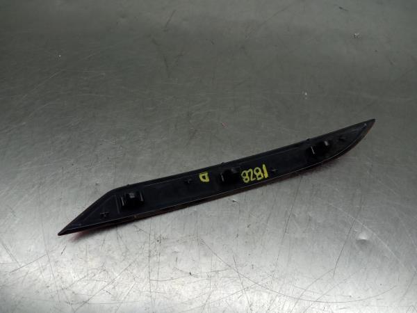 Réflecteur arrière Droite VOLKSWAGEN Golf VII (5G1, BQ1, BE1, BE2) Imagem-1