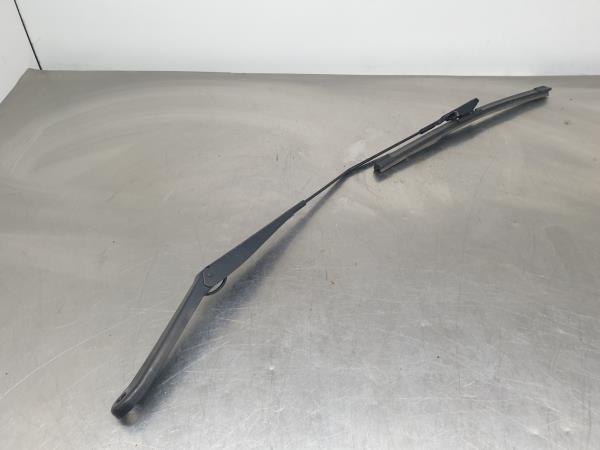 Windscreen wiper arm Right front FORD Fiesta VI (CB1, CCN)