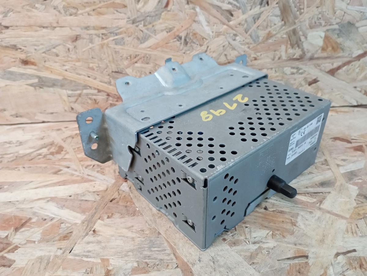 Kit Auto-rádio FORD Fiesta VII (HJ, HF) Imagem-0