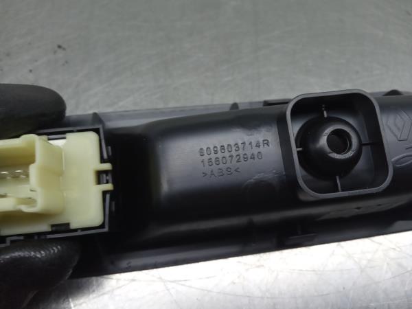Mando / interruptor elevalunas delantero derecho RENAULT Twingo III (BCM_) Imagem-2