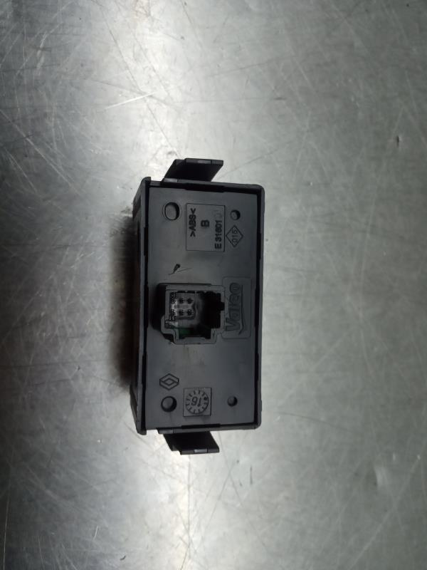 Botón / interruptor de 4 intermitentes RENAULT Twingo III (BCM_) Imagem-1