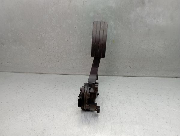 Accelerator Pedal RENAULT Twingo III (BCM_)
