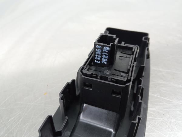 Mando / interruptor elevalunas delantero derecho RENAULT Megane IV (B9A/M_) Imagem-3