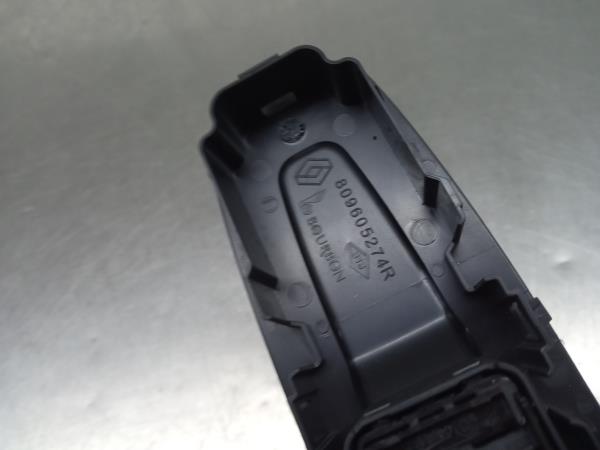 Mando / interruptor elevalunas delantero derecho RENAULT Kadjar (HA_, HL_)