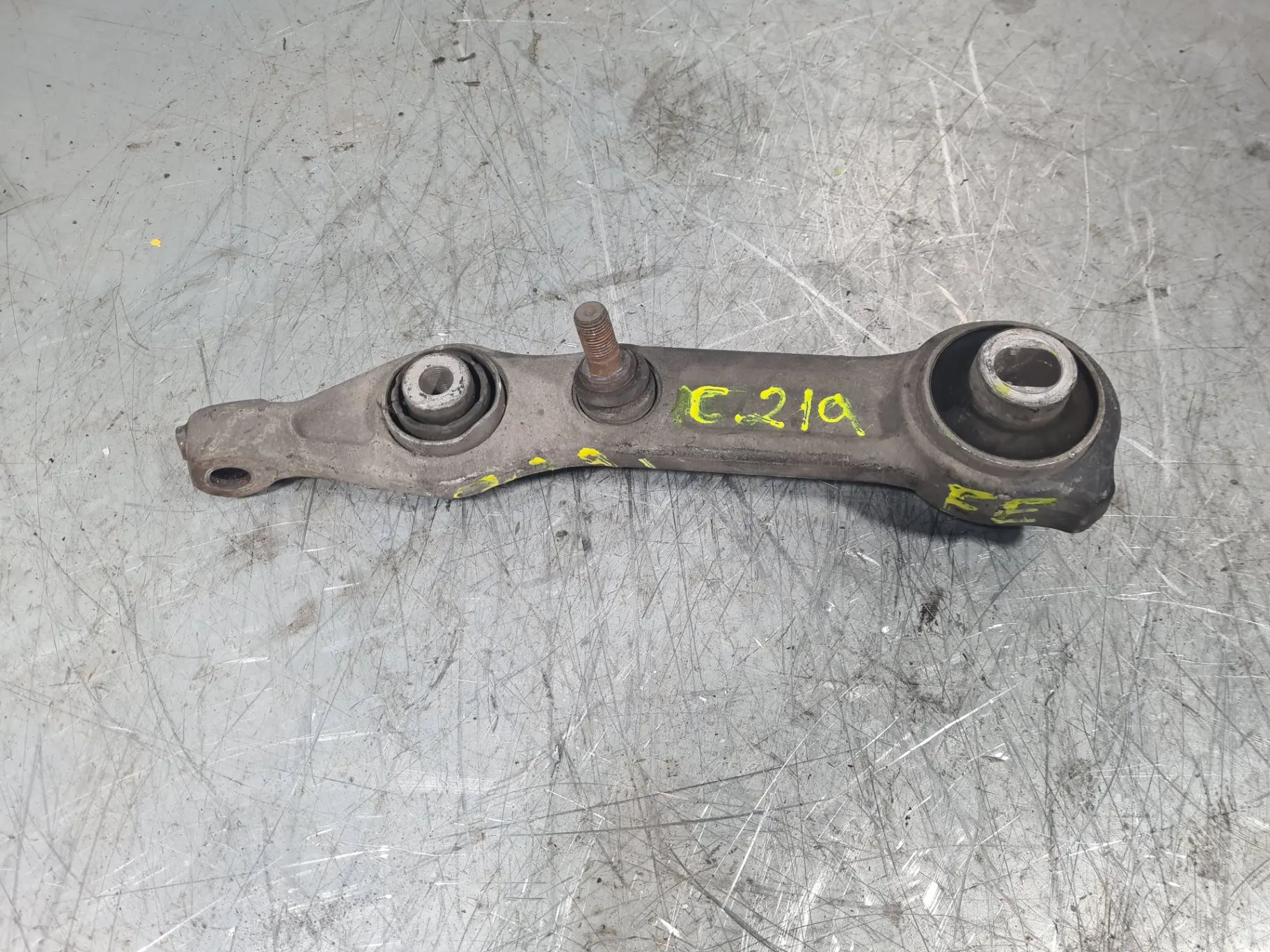 Braccio di sospensione anteriore sinistro MERCEDES-BENZ CLS (C219)