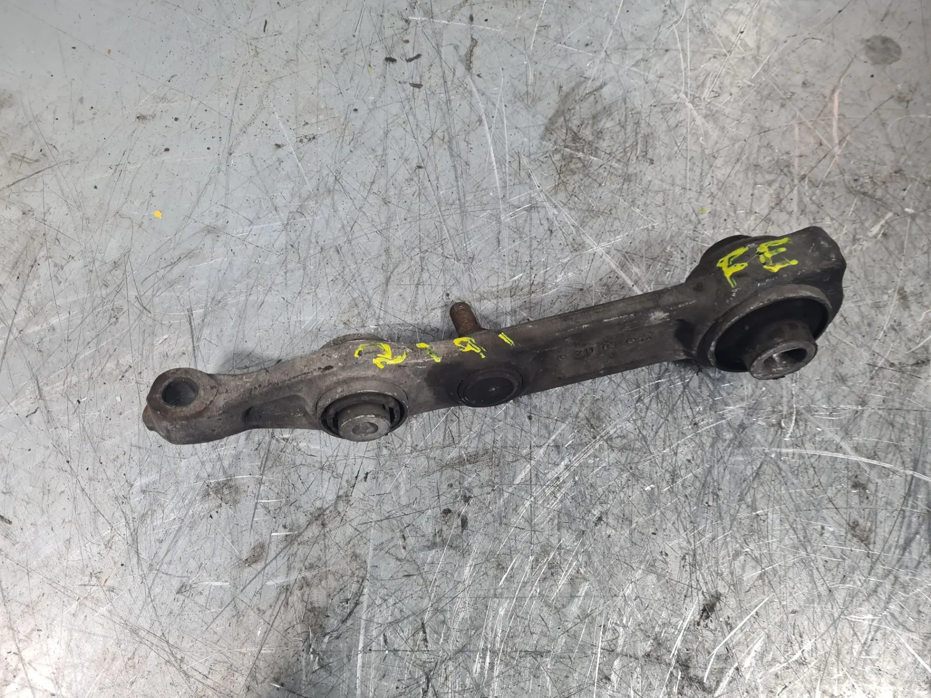 Braccio di sospensione anteriore sinistro MERCEDES-BENZ CLS (C219) Imagem-1