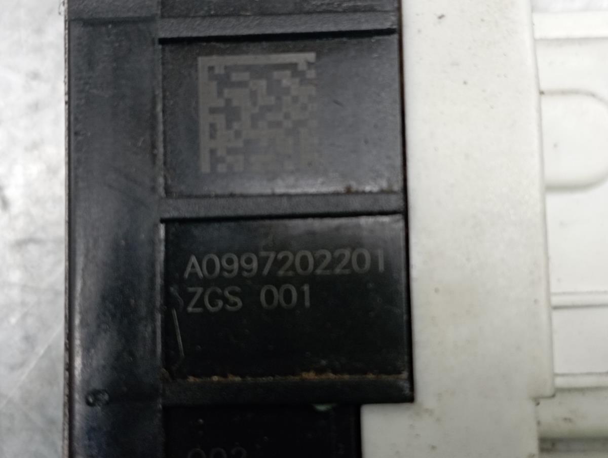 Cerradura / cierre puerta delantero derecho MERCEDES-BENZ CLS (C219) Imagem-4