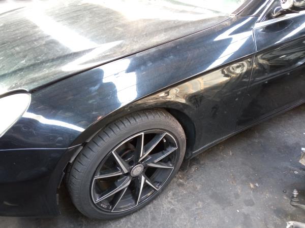 Parafango sinistro MERCEDES-BENZ CLS (C219)
